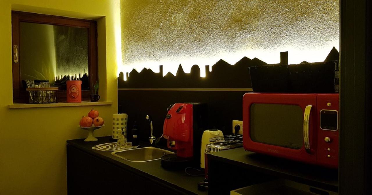 Cortile Gancia - Sweet House Bed and Breakfast Narzole Buitenkant foto