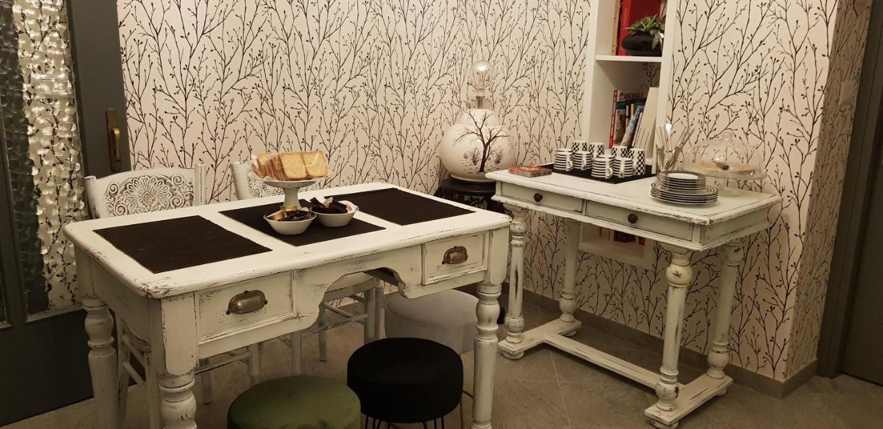 Cortile Gancia - Sweet House Bed and Breakfast Narzole Buitenkant foto